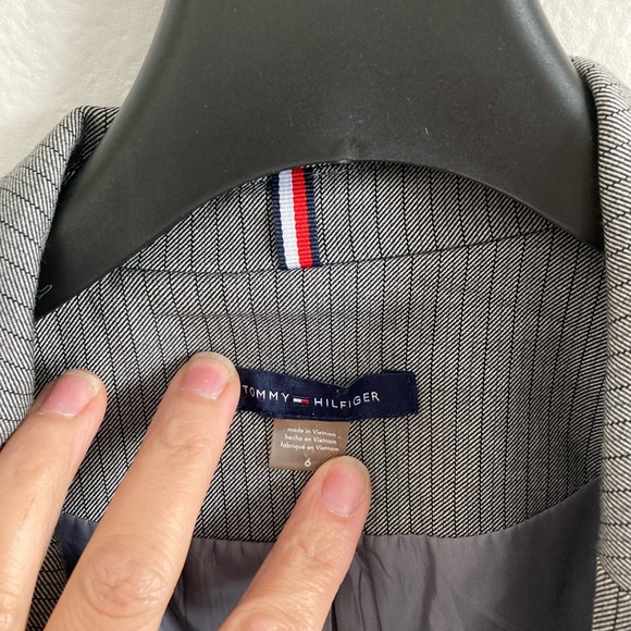 Tommy Hilfiger Women’s Pant Suit One button blazer - Picture 3 of 8